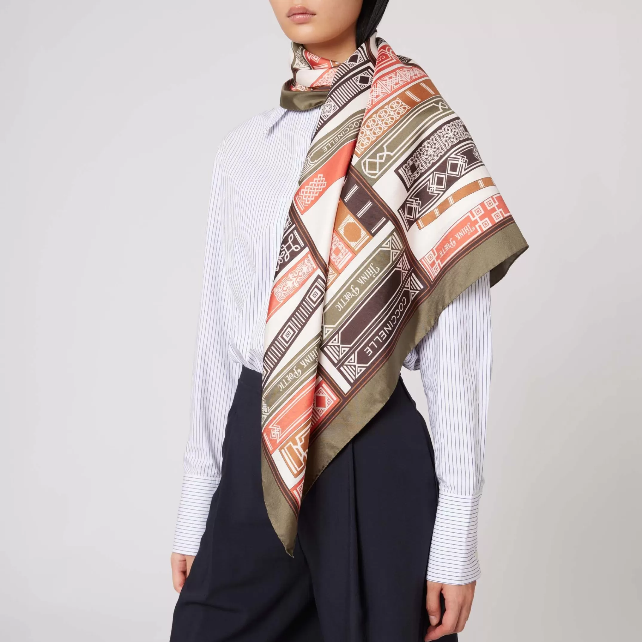 New Library Sciarpe & Foulard